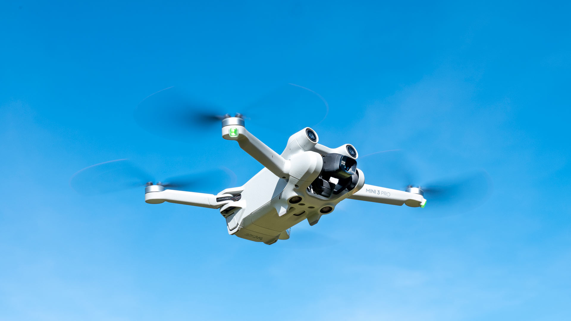 DJI Mini3Pro Schraeg 1047661