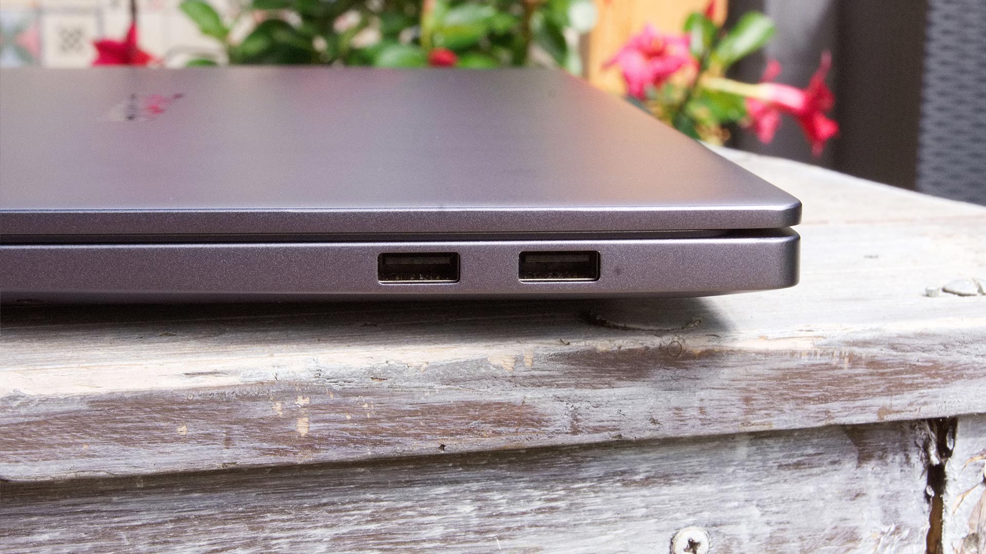 matebook d16 anschl rechts web