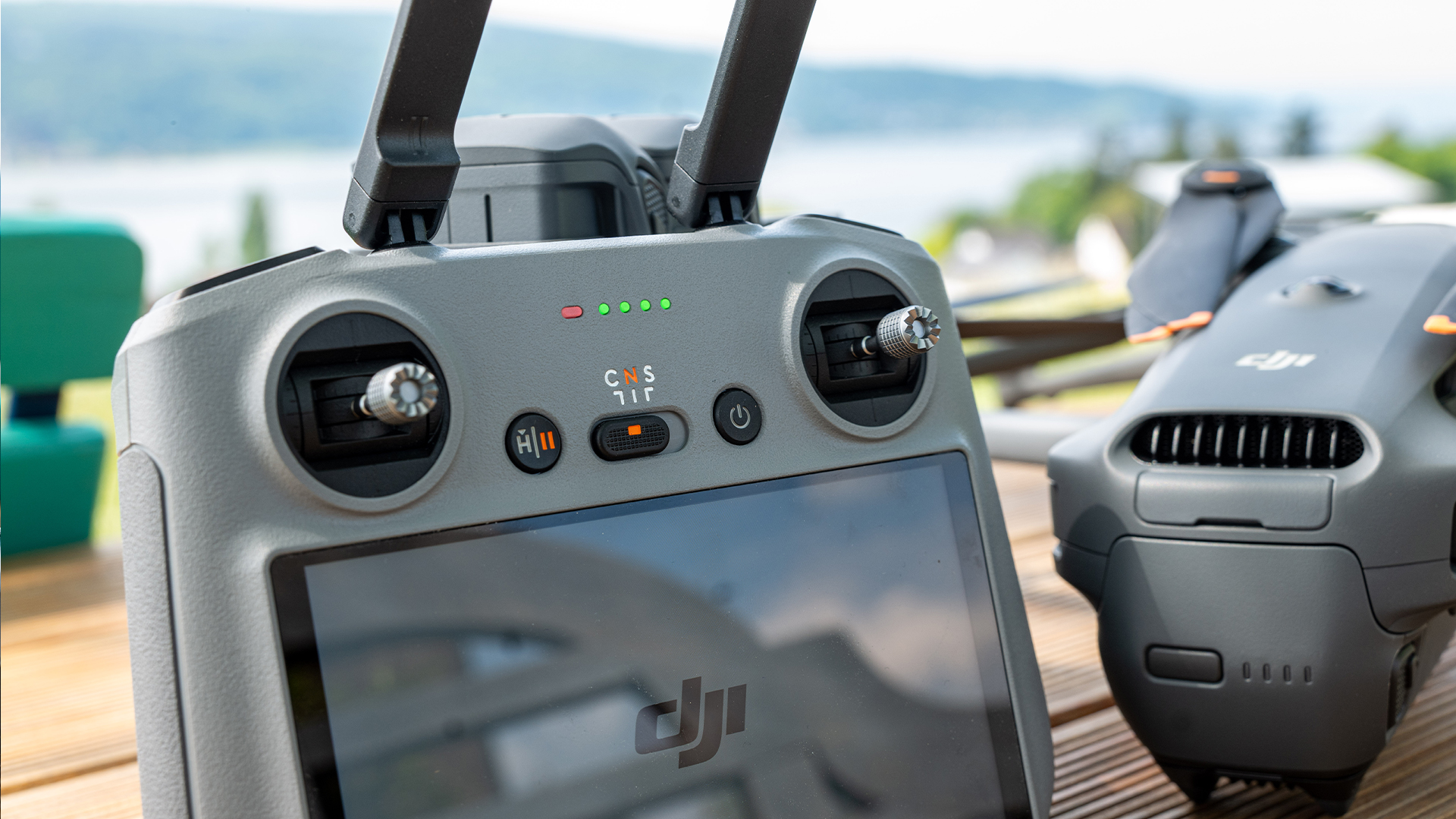 DJI Mavic 4 Pro RC2