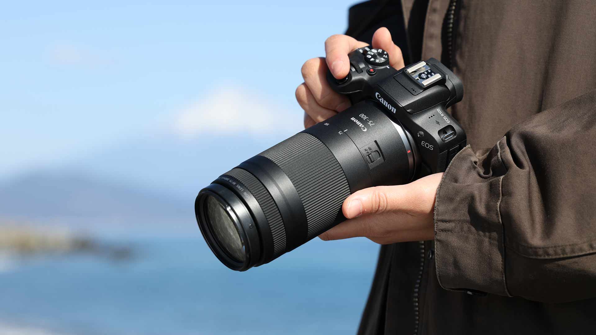 Canon RF 75 300mm F4 5.6 hero