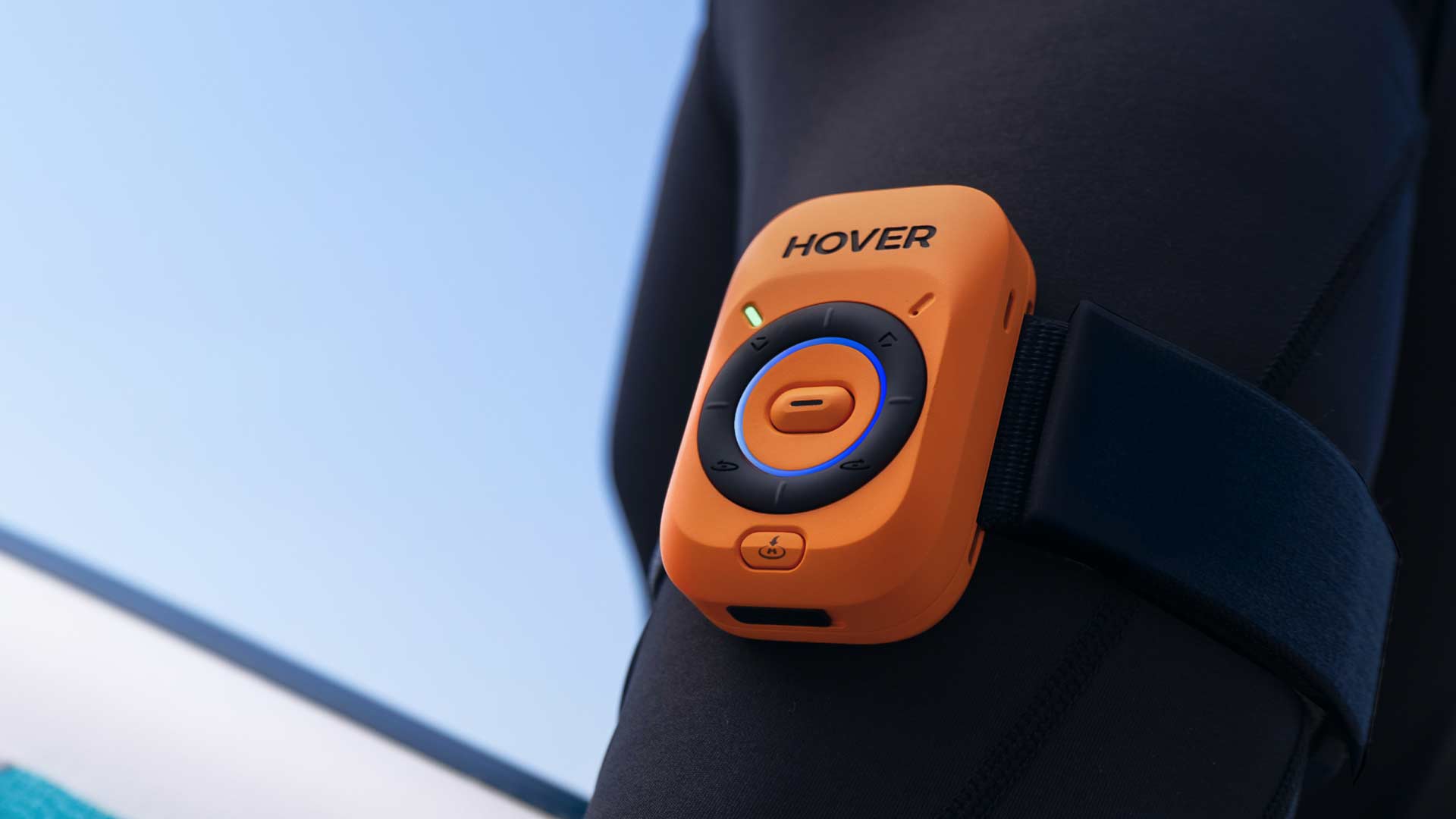 HOVERAirAQUA Lighthouse on arm