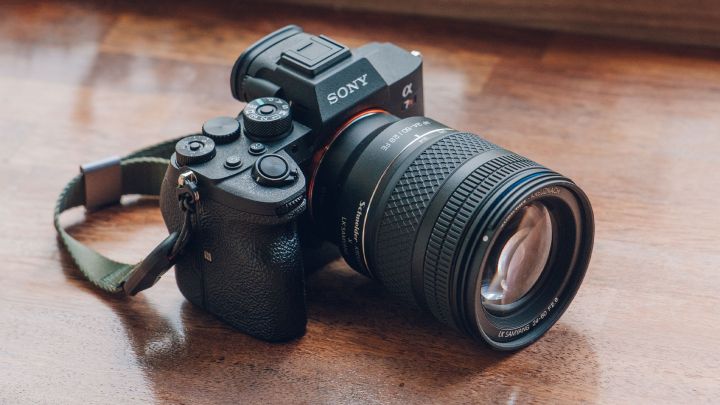 Samyang AF 24 60mm F2 8 FE Newstitel