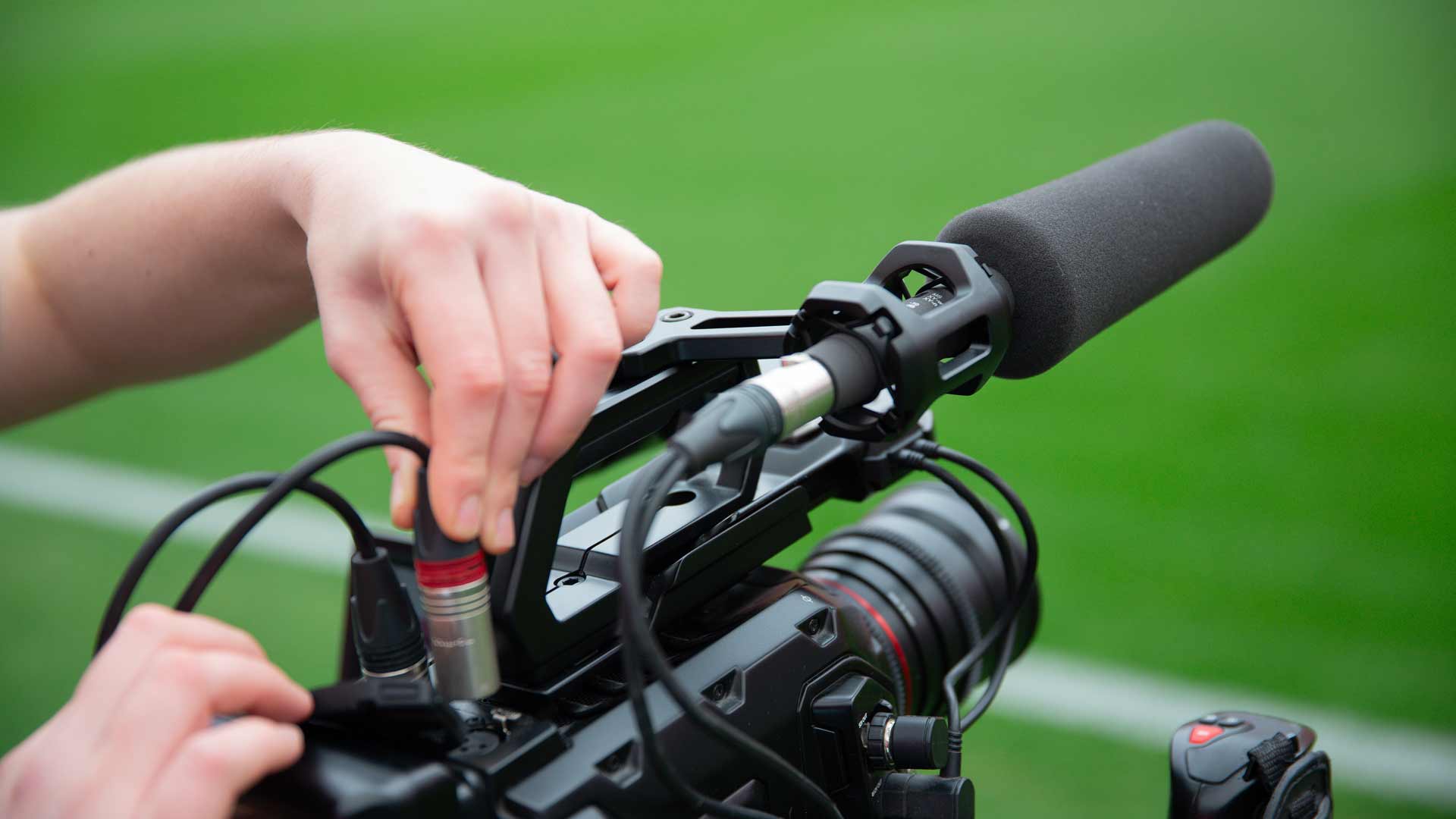 Sennheiser MKH 8018 Product Shot In Use Stadium 03