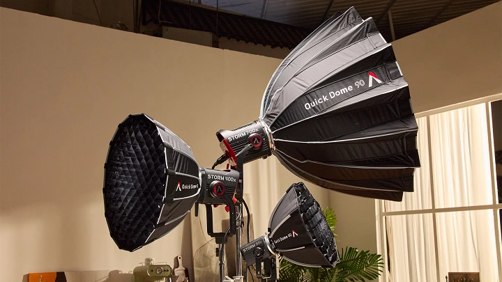 Aputure: neue Quick Dome-Softboxen und überarbeitete Infinimats